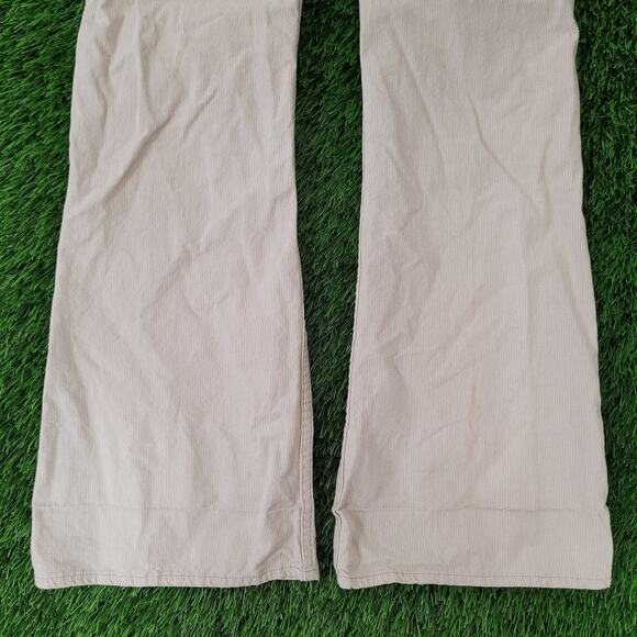 Vintage 70s LEVIS Flared Pants Women 1/2 26x32 Corduroy USA - Picture 10 of 16